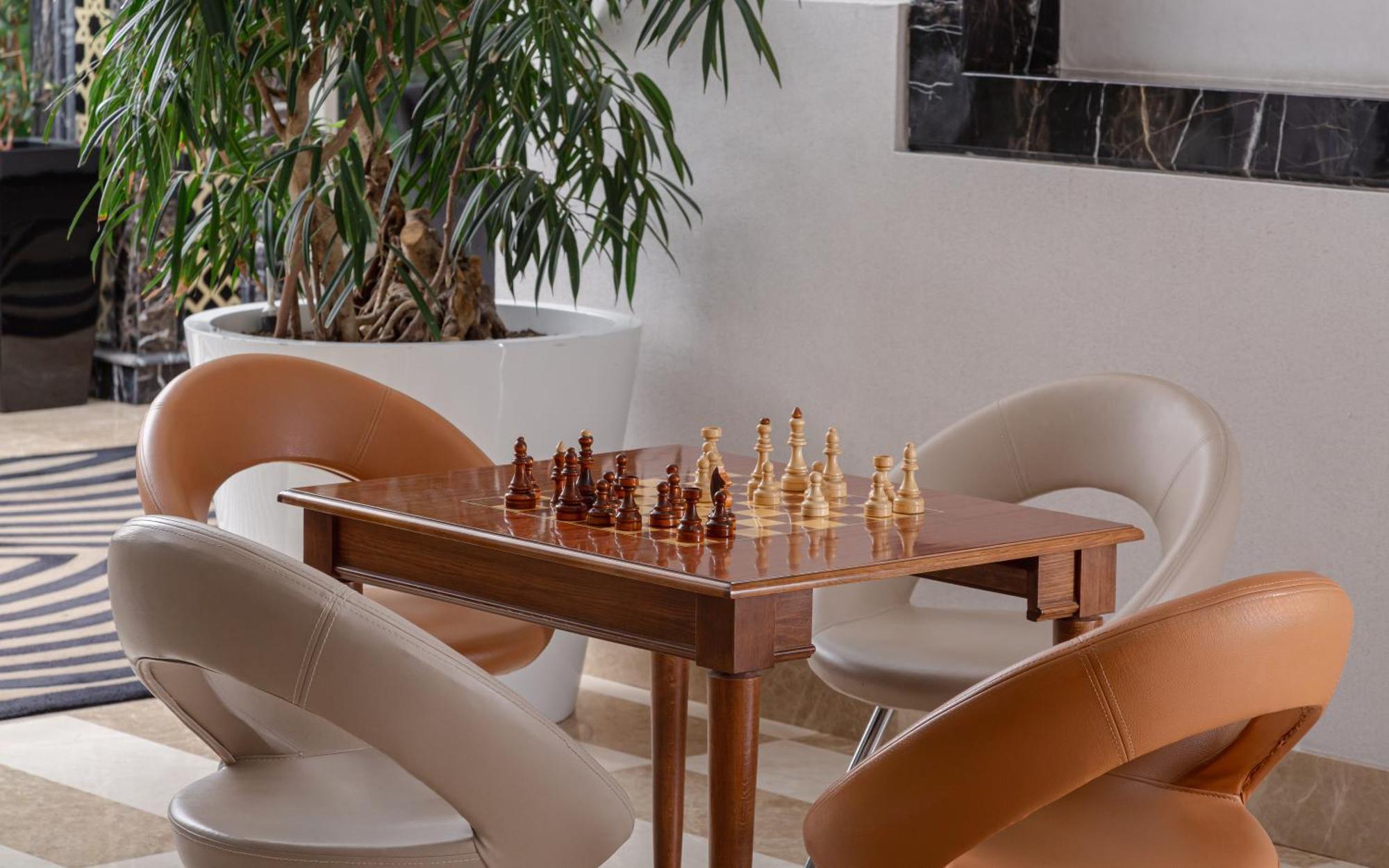 Qalaalti Hotel & Spa Галаалты Экстерьер фото A chess table